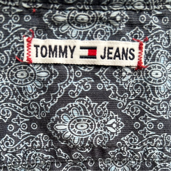 Tommy Hilfiger Mens Short Sleeve Button Down Shirt. Size Large - Picture 5 of 6